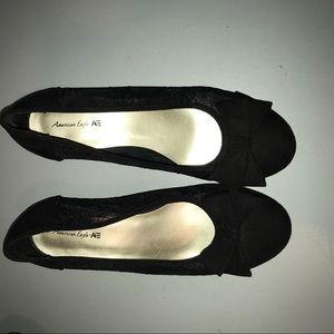 Girls black lace bow heels